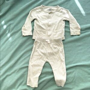 Carter's Beige/Olive Striped Baby Set - 9 mos